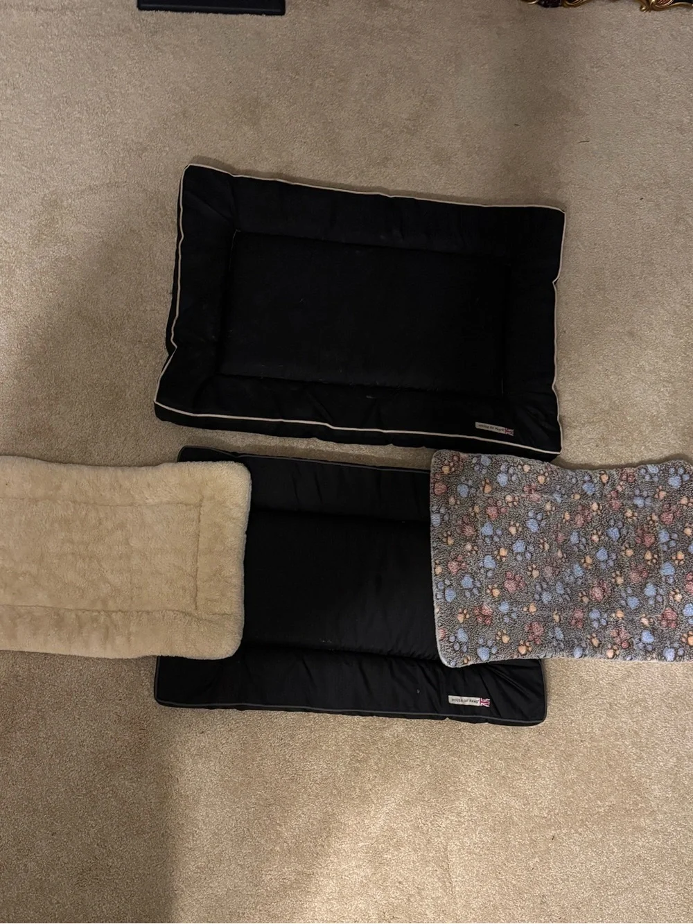 Black Rectangular Pet Bed with Two Reversible Liners